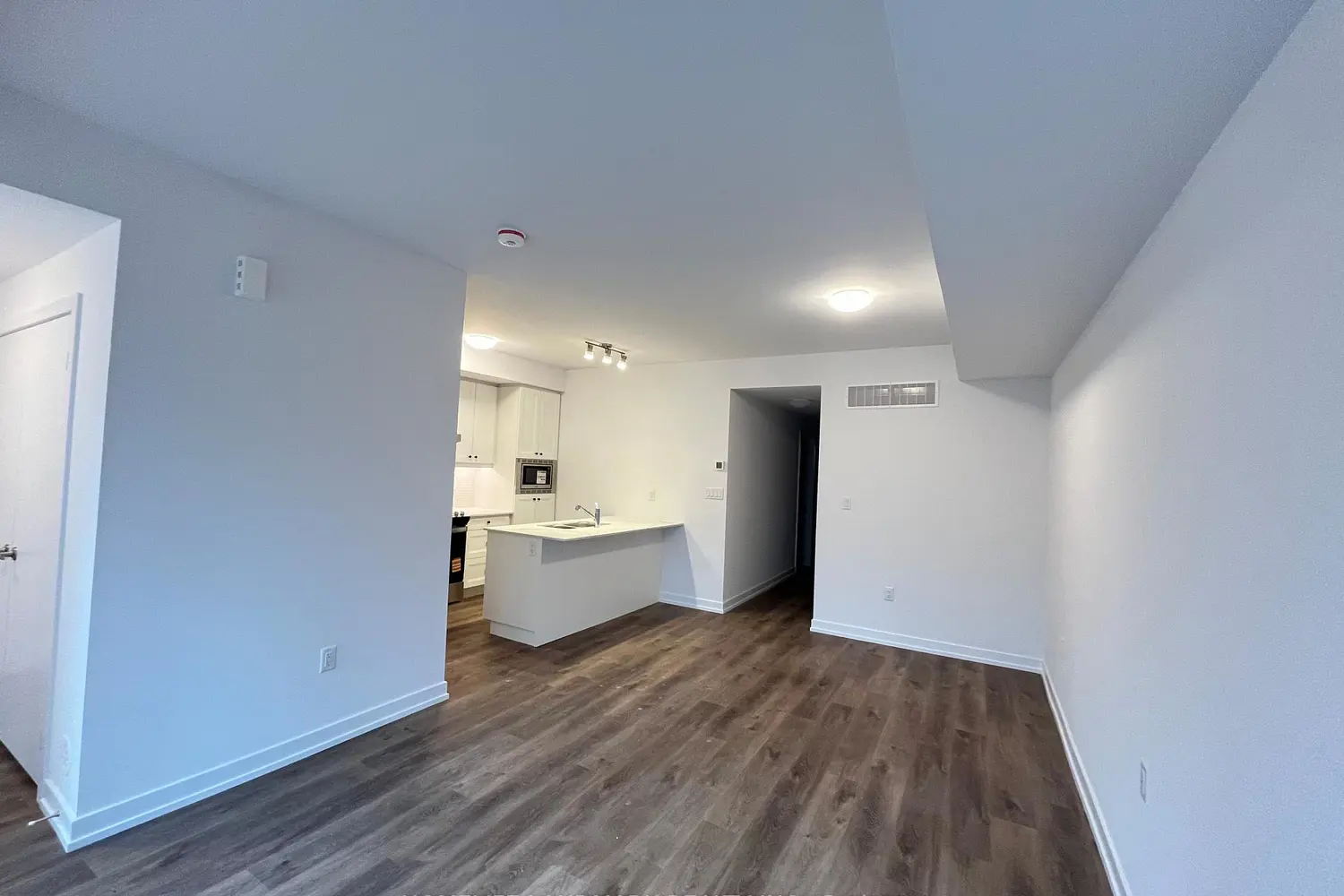 5 Bancroft Lane 318 photo 2