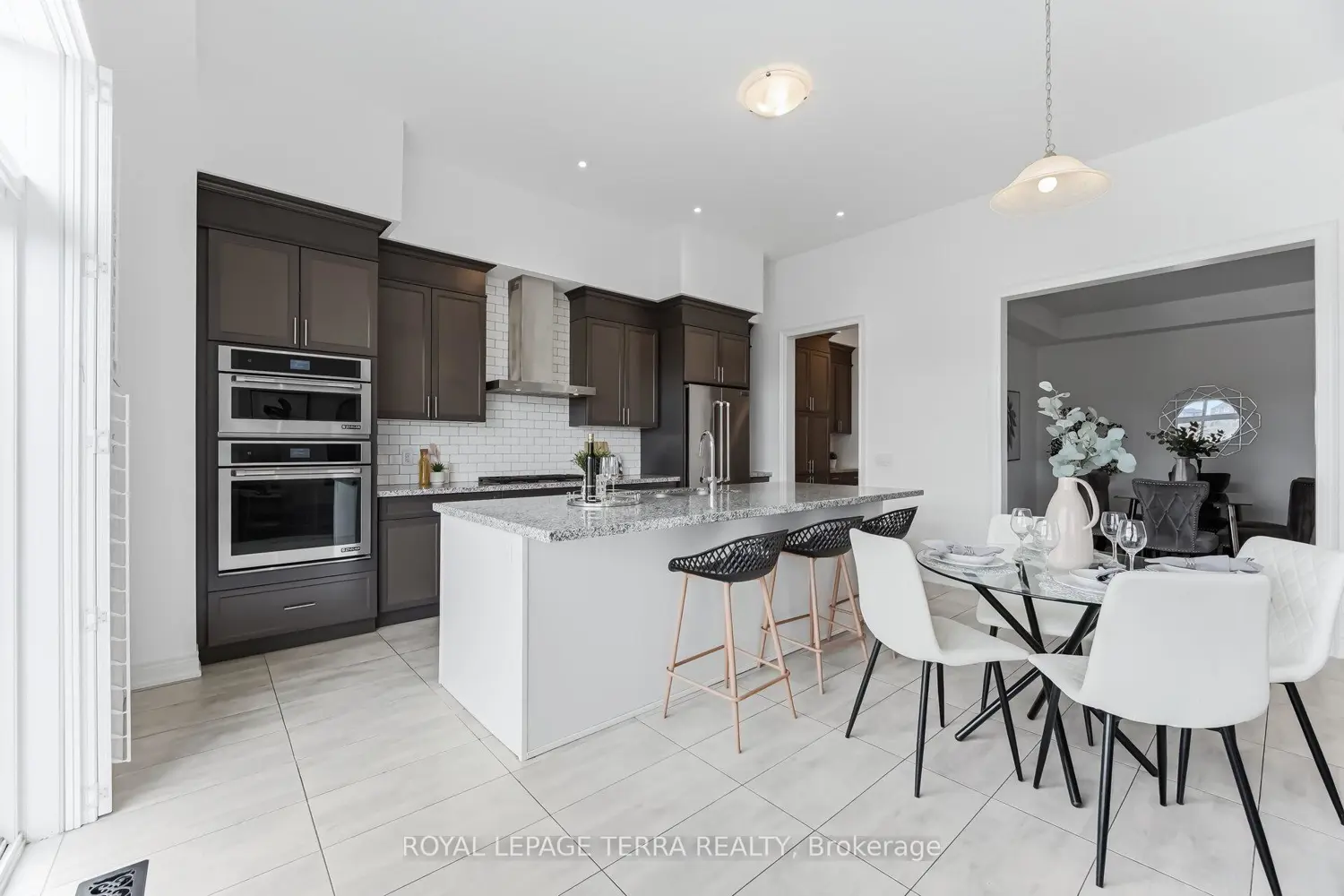 11 Lockton Street photo 3