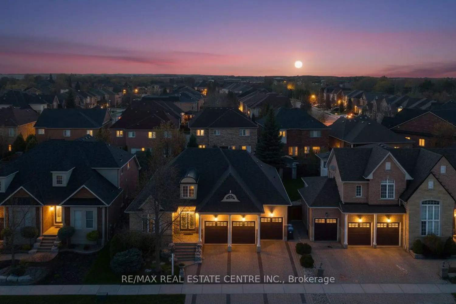 10 Eiffel Boulevard photo 2