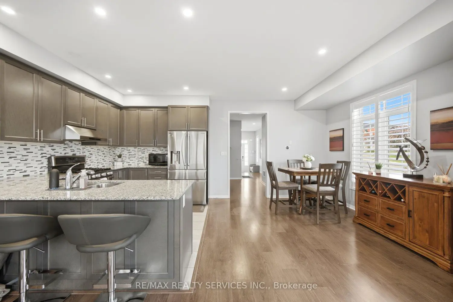 56 Rimrock Crescent