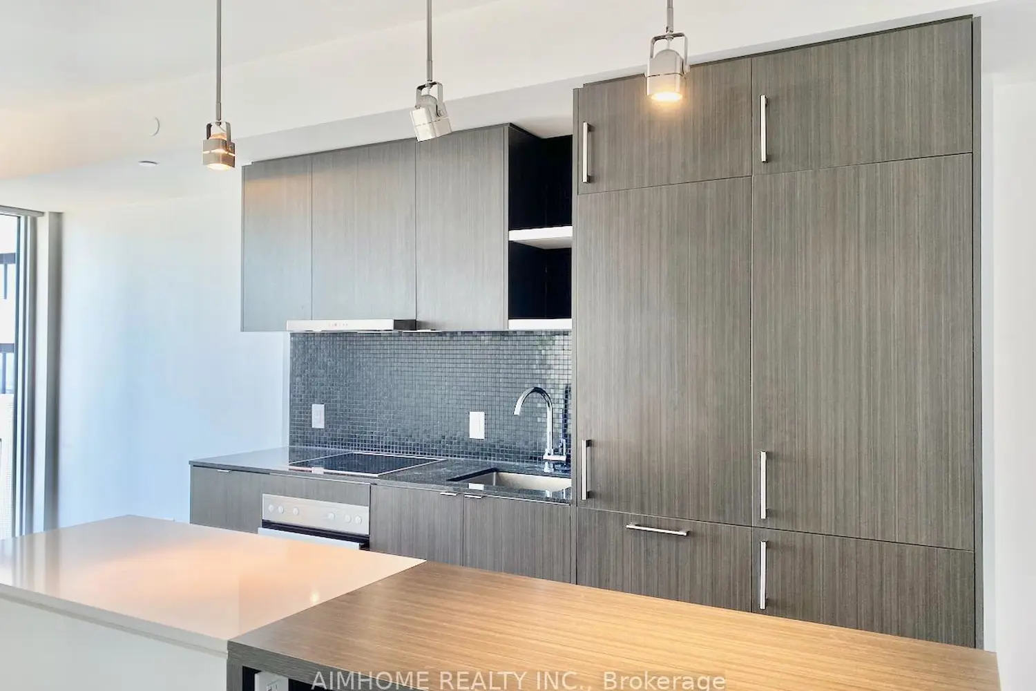 Additional image 4 of 100 Harbour Street 6705