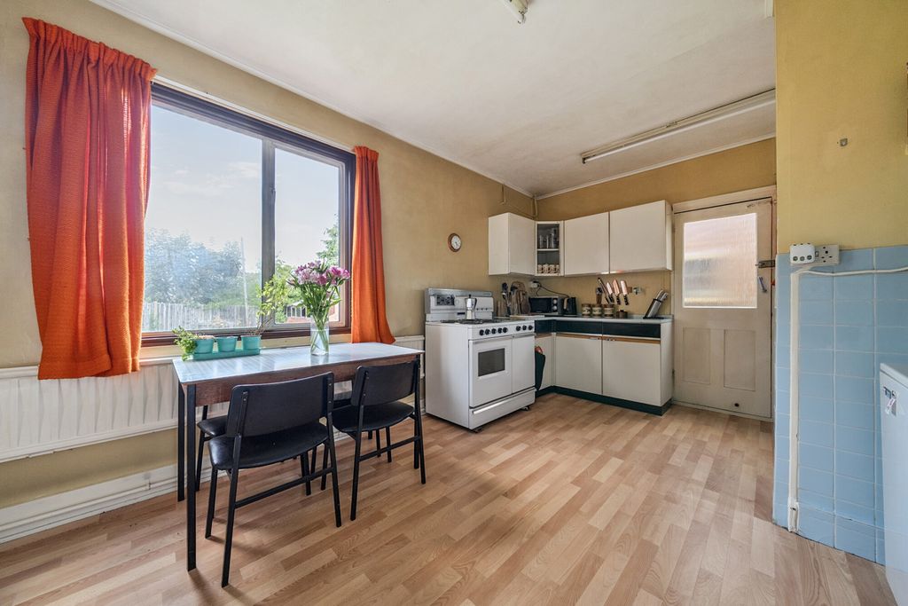 Additional image 9 of 3 bed detached house for saleColyers Lane, Erith DA8