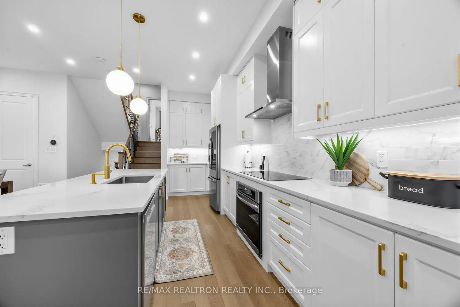 9532 Weston Road photo 3