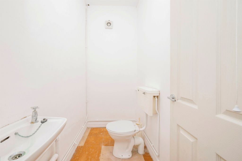 Additional image 9 of 2 bed flat for saleRegent Road, Great Yarmouth NR30