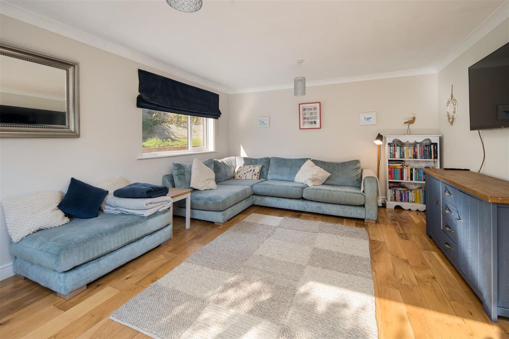 Additional image 3 of 4 bed detached house for saleFreshwater Bay, Isle Of Wight PO40