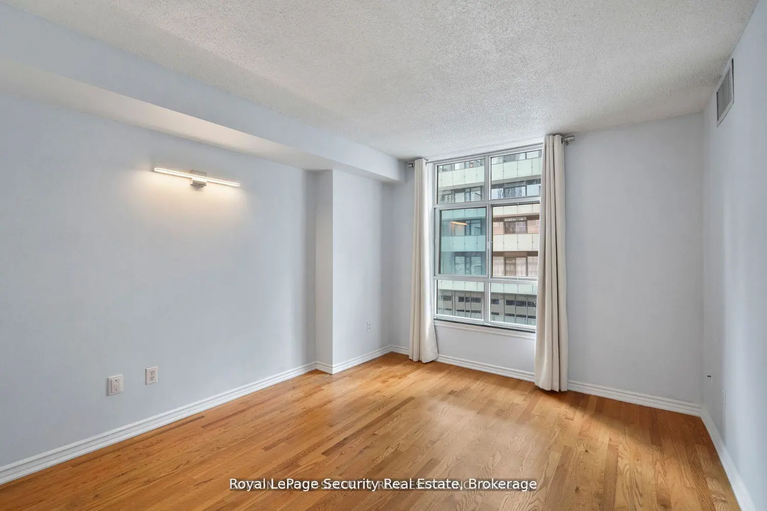 Additional image 16 of 105 Victoria Street 908