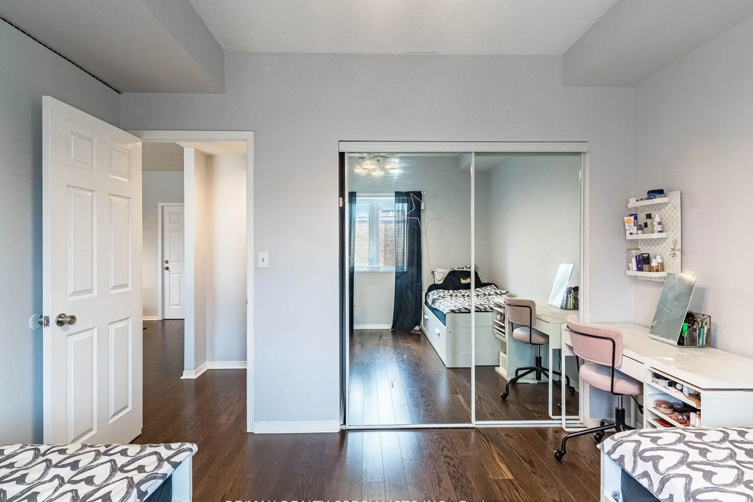 Additional image 17 of 21 George Street 306