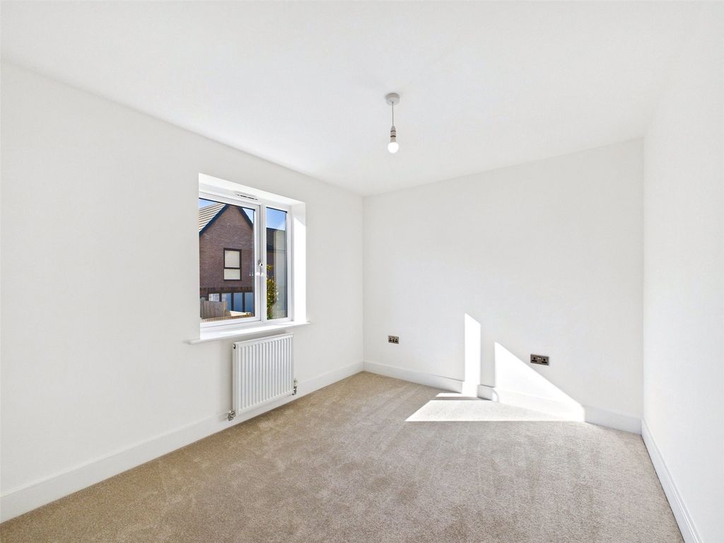 Additional image 18 of 4 bed detached house for sale4 Fleet Road, Felixstowe, Suffolk IP11