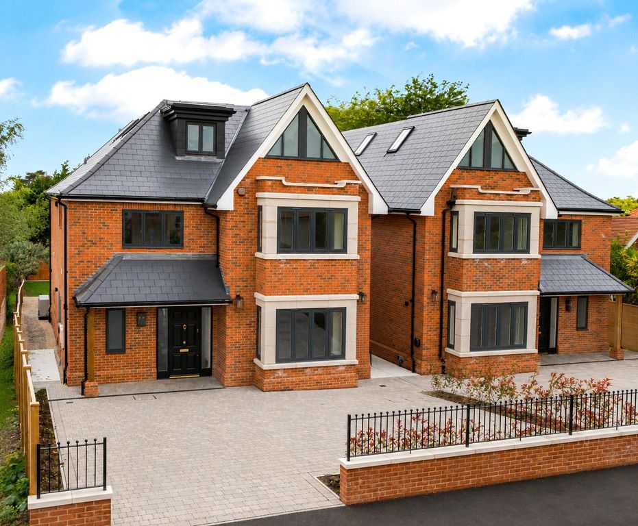 5 bed detached house for saleGuildford, Surrey GU1