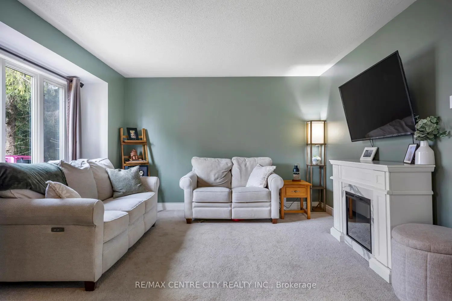 2623 Avon Drive photo 4