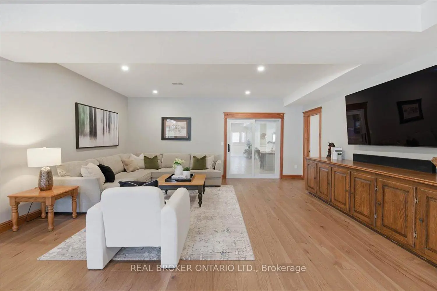 4589 Watson Road photo 4