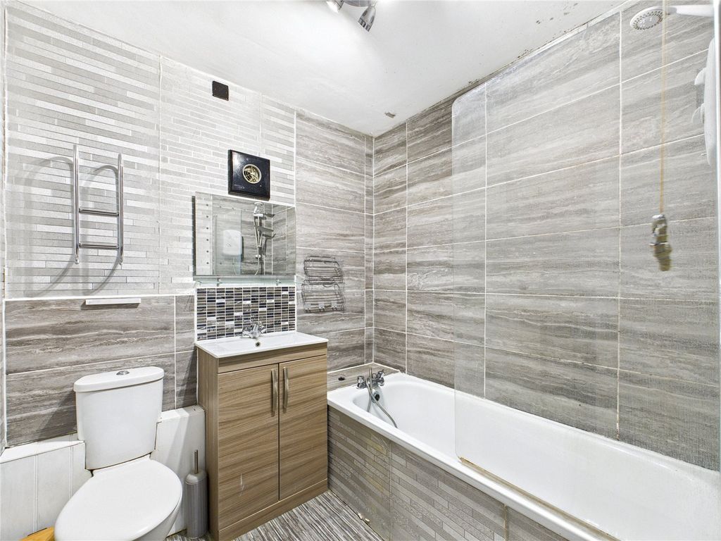 Additional image 3 of 1 bed flat for salePrinces Road, Felixstowe, Suffolk IP11