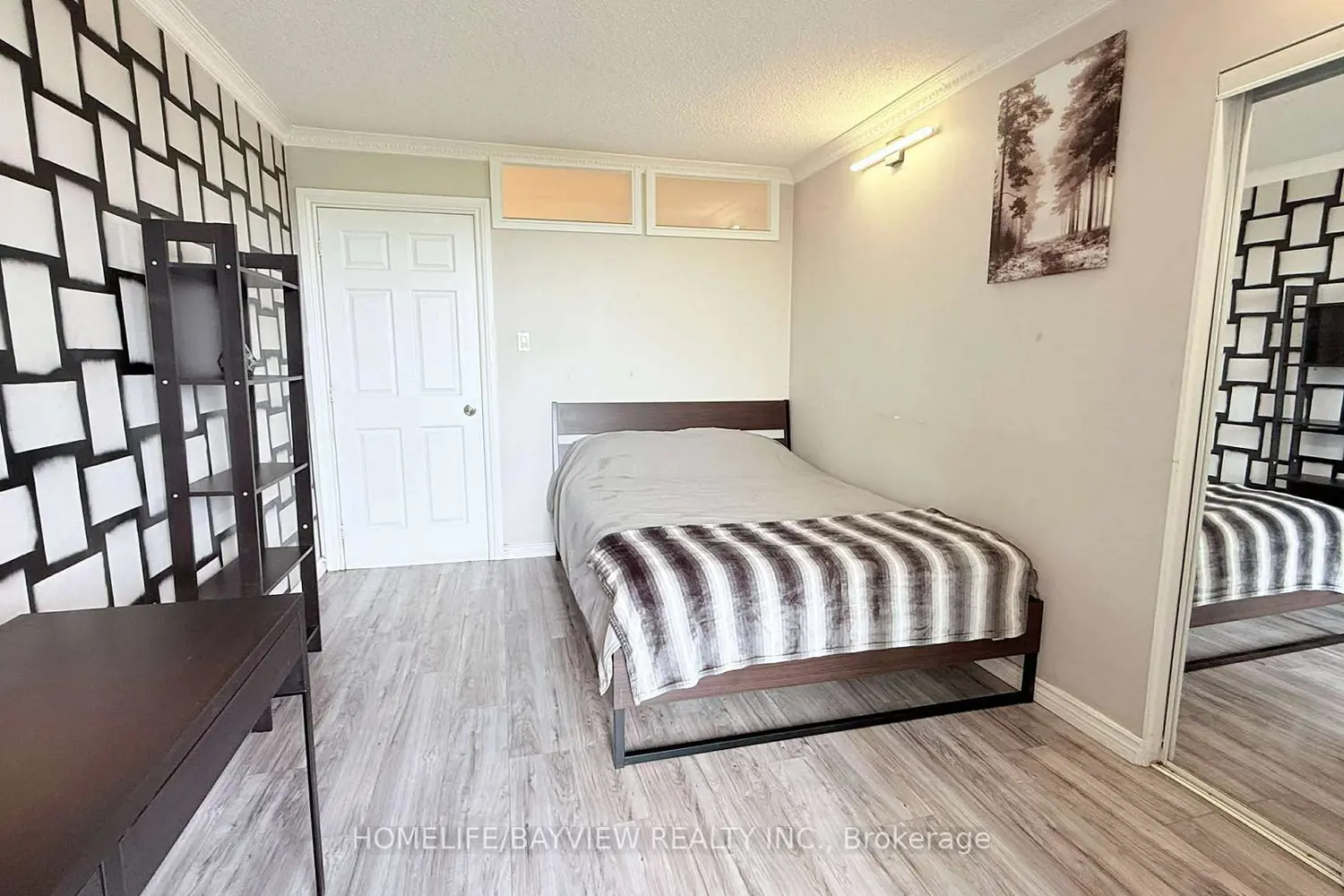 Additional image 16 of 4645 Jane Street 909
