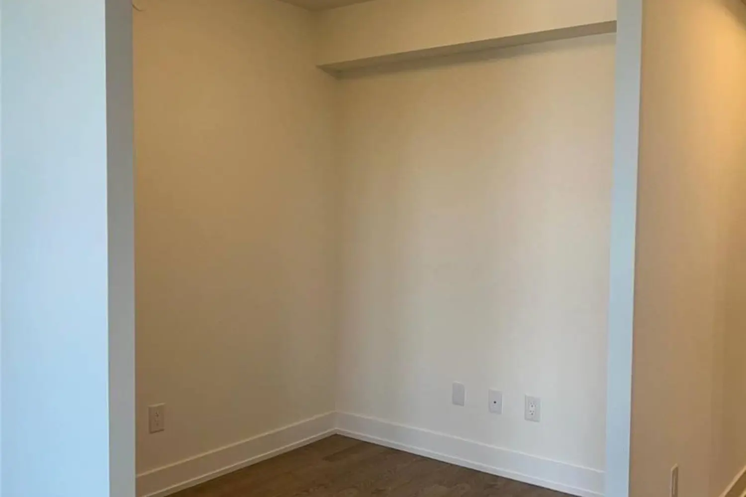 Additional image 16 of 5 Mabelle Avenue 1527