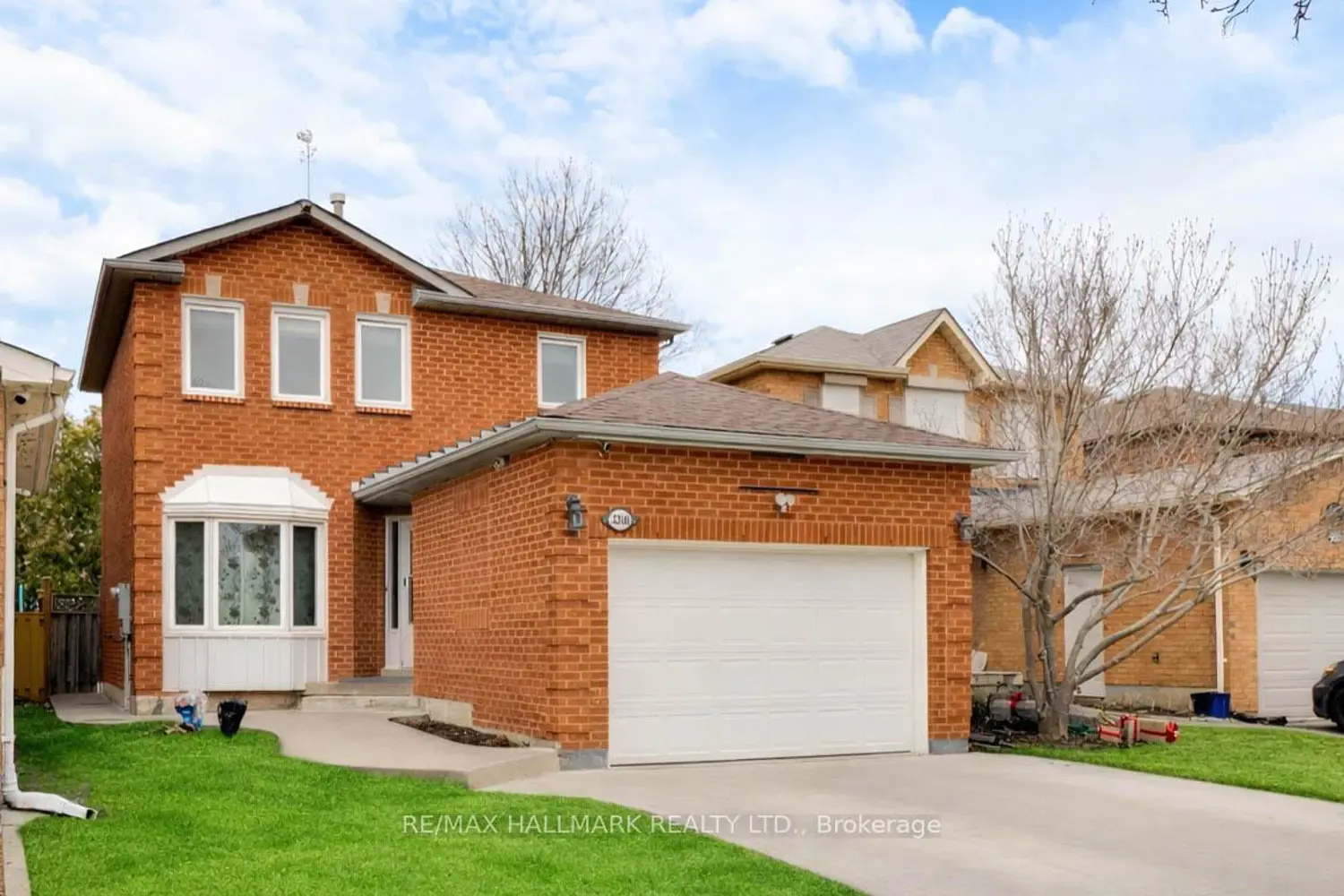 3310 Greenbelt Crescent photo 2