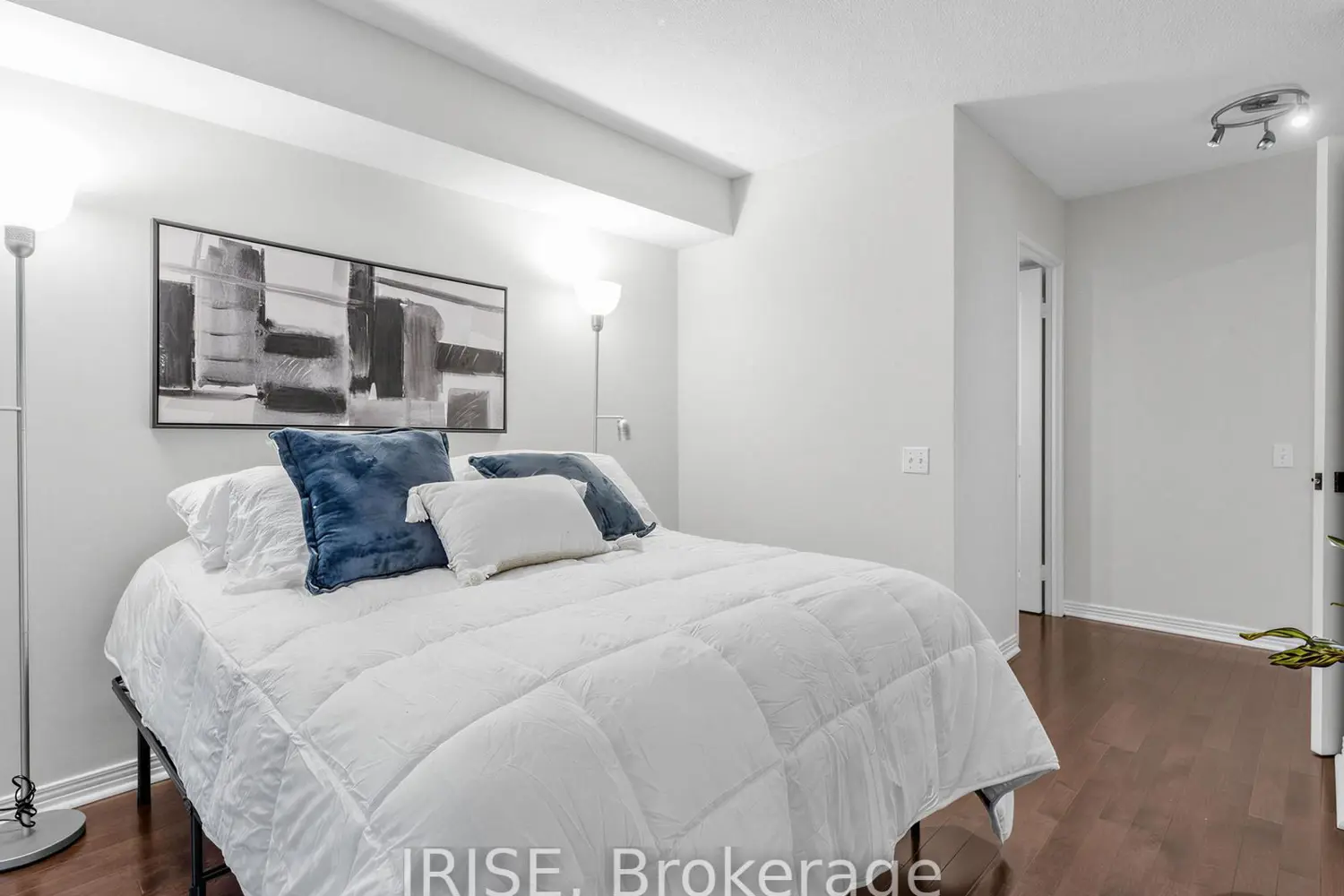 Additional image 6 of 942 Yonge Street 224