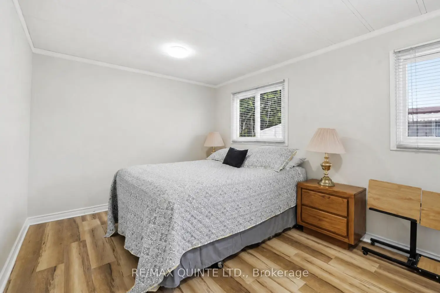 7 Finch Lane photo 4