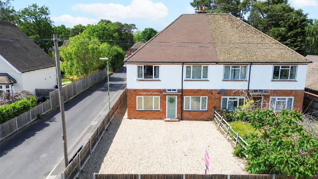 2 bed maisonette for saleKenilworth Road, Fleet GU51