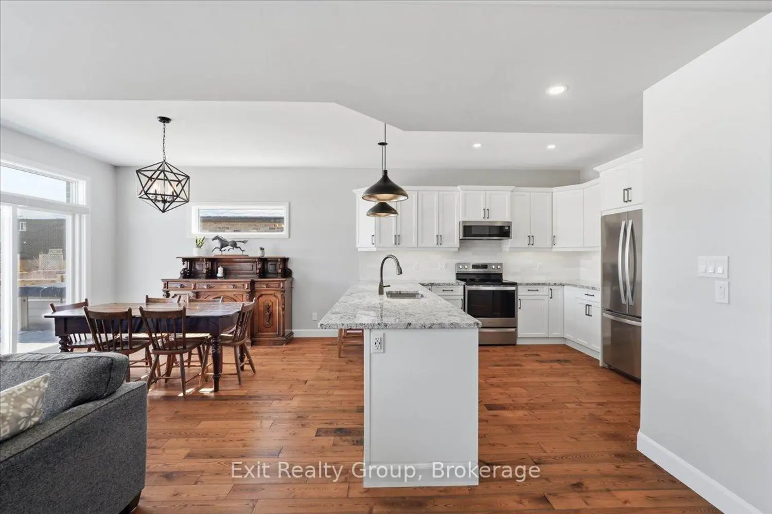 106 Ledgerock Court photo 5