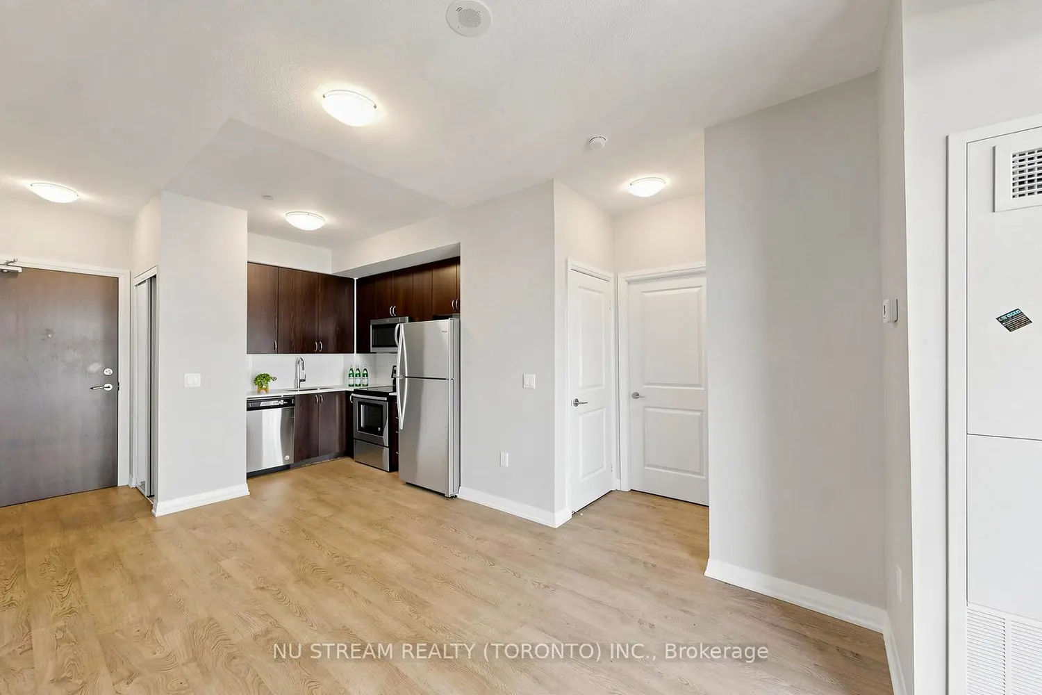 Additional image 7 of 9560 Markham Road 905