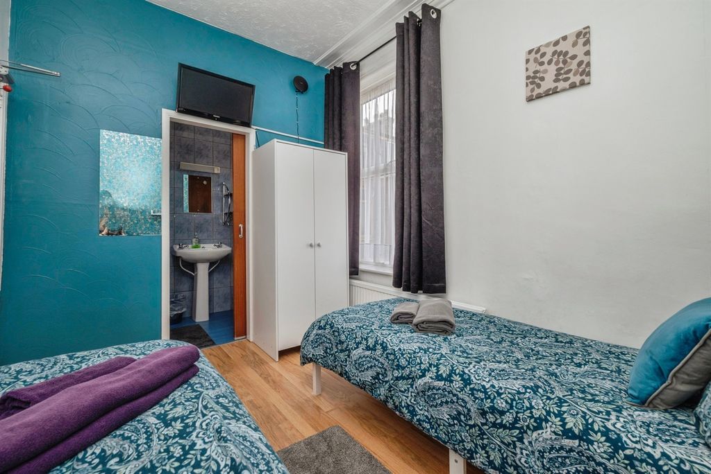 Additional image 12 of 10 bed terraced house for saleVictoria Road, Great Yarmouth NR30