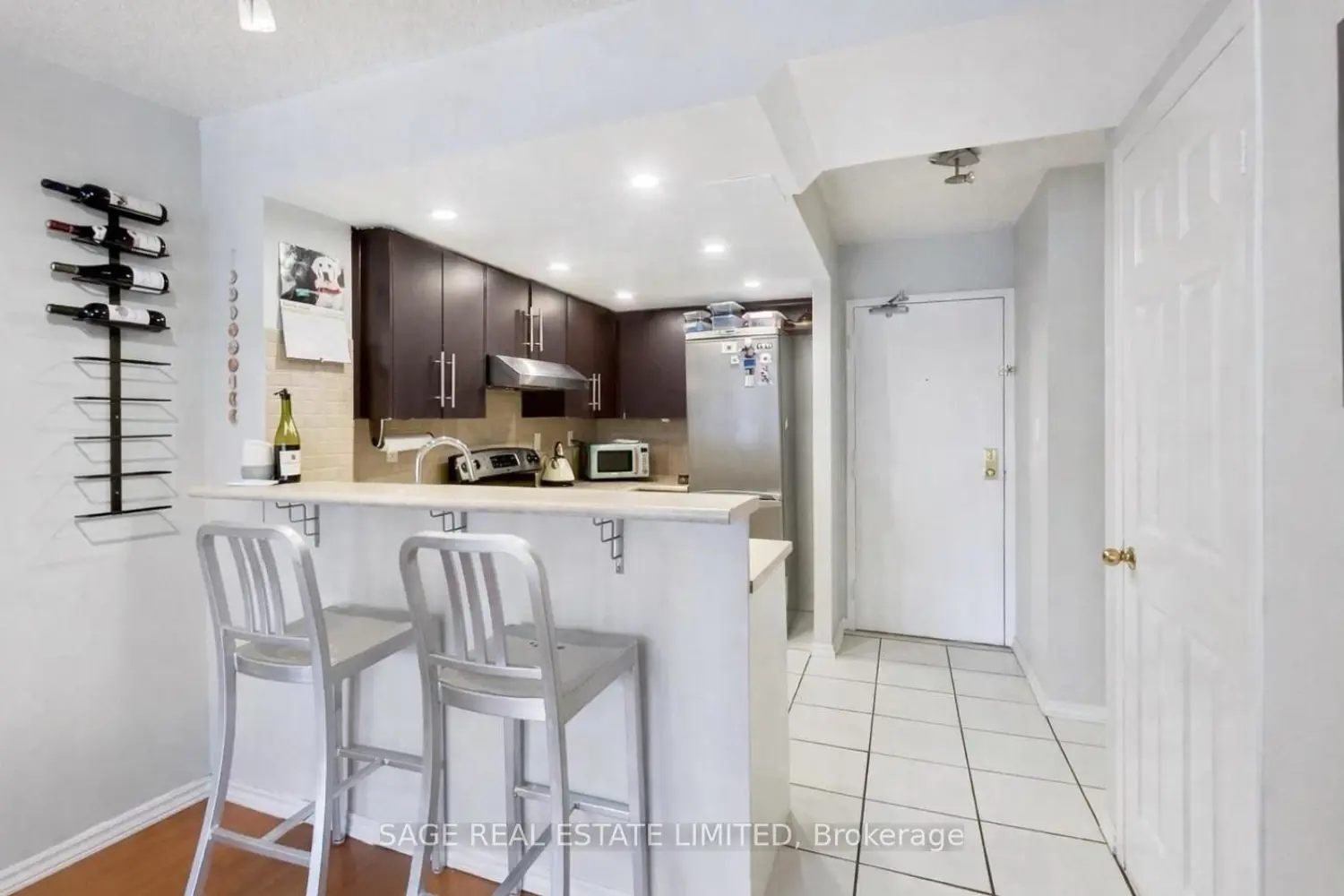 Additional image 4 of 456 College Street 205