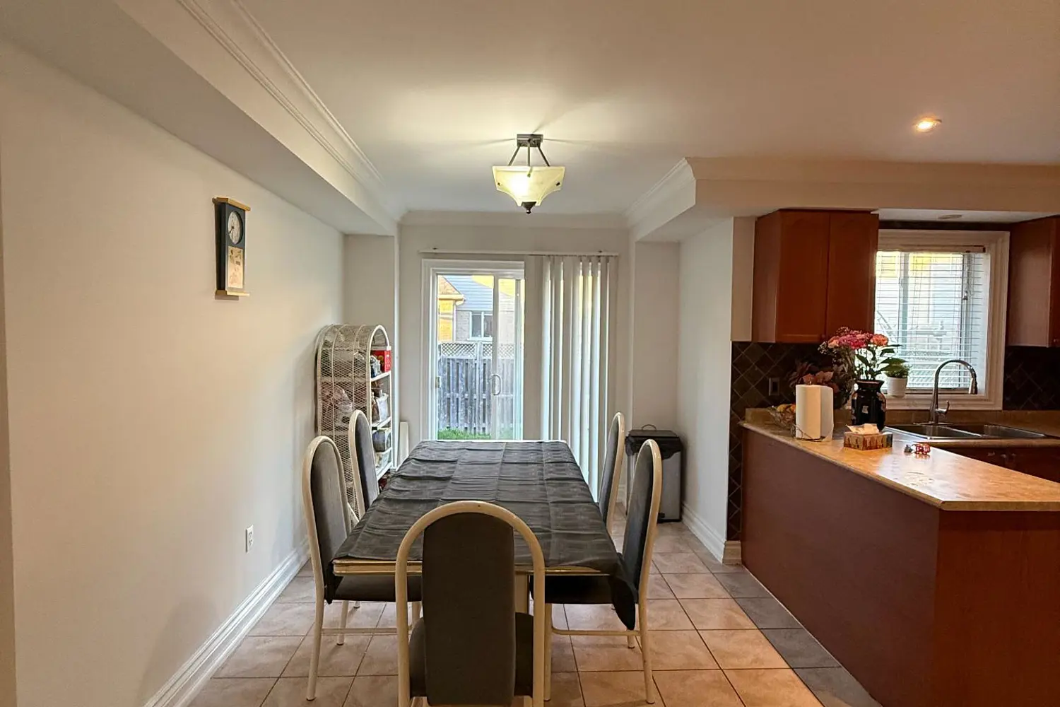 1318 Cartmer Way photo 4
