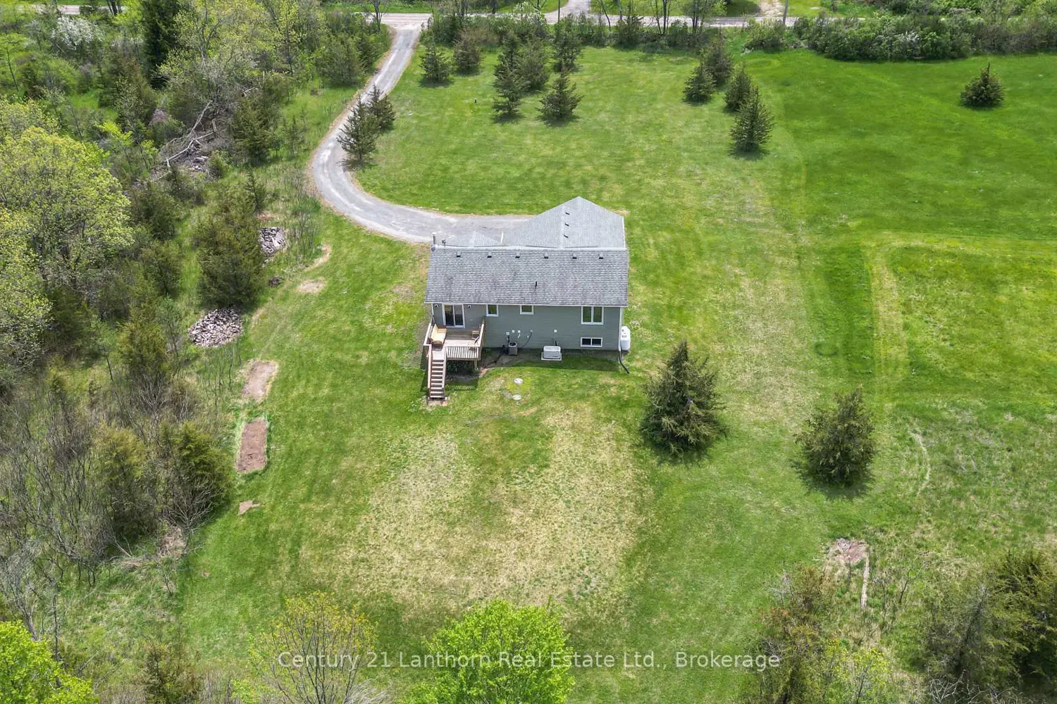 488 Johnston Road photo 2