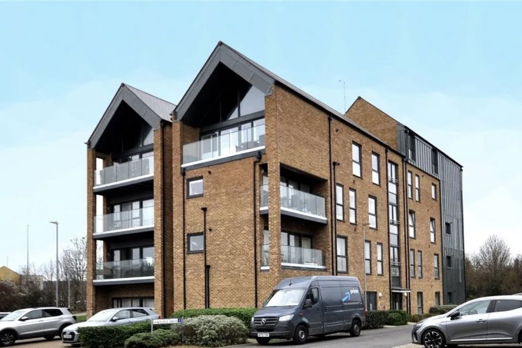 2 bed flat for saleHavelock Drive, Greenhithe DA9