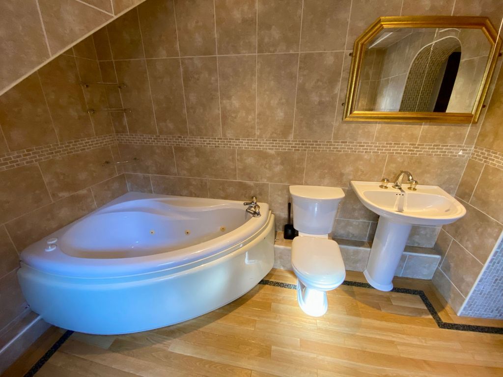 Additional image 19 of 6 bed detached house for saleManthorpe Road, Grantham NG31