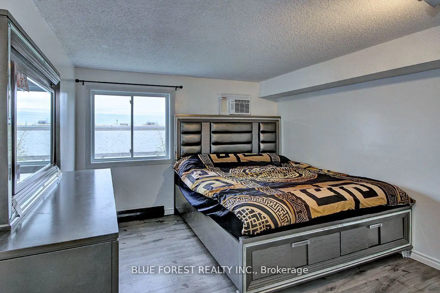 739 Deveron Crescent 209 photo 5