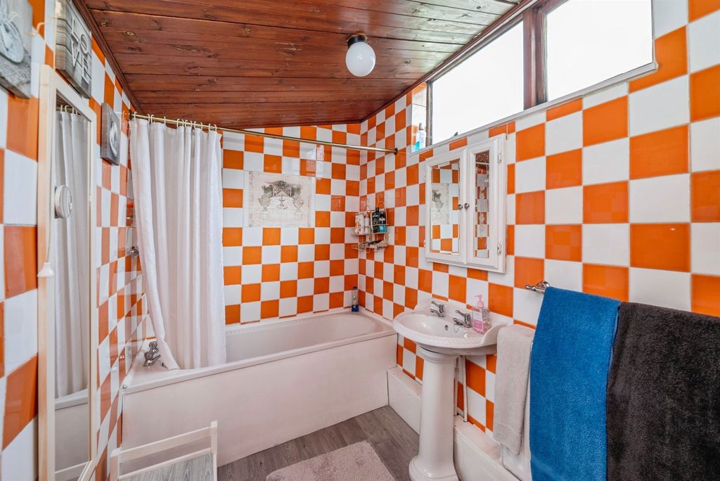 Additional image 8 of 10 bed terraced house for saleVictoria Road, Great Yarmouth NR30
