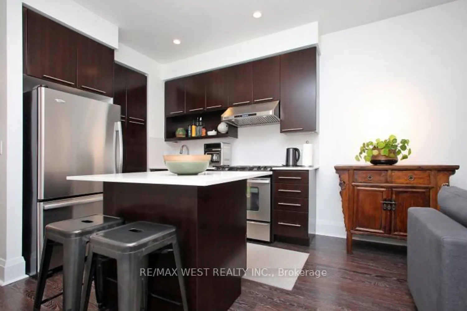 Additional image 9 of 100 Harrison Garden Boulevard 312