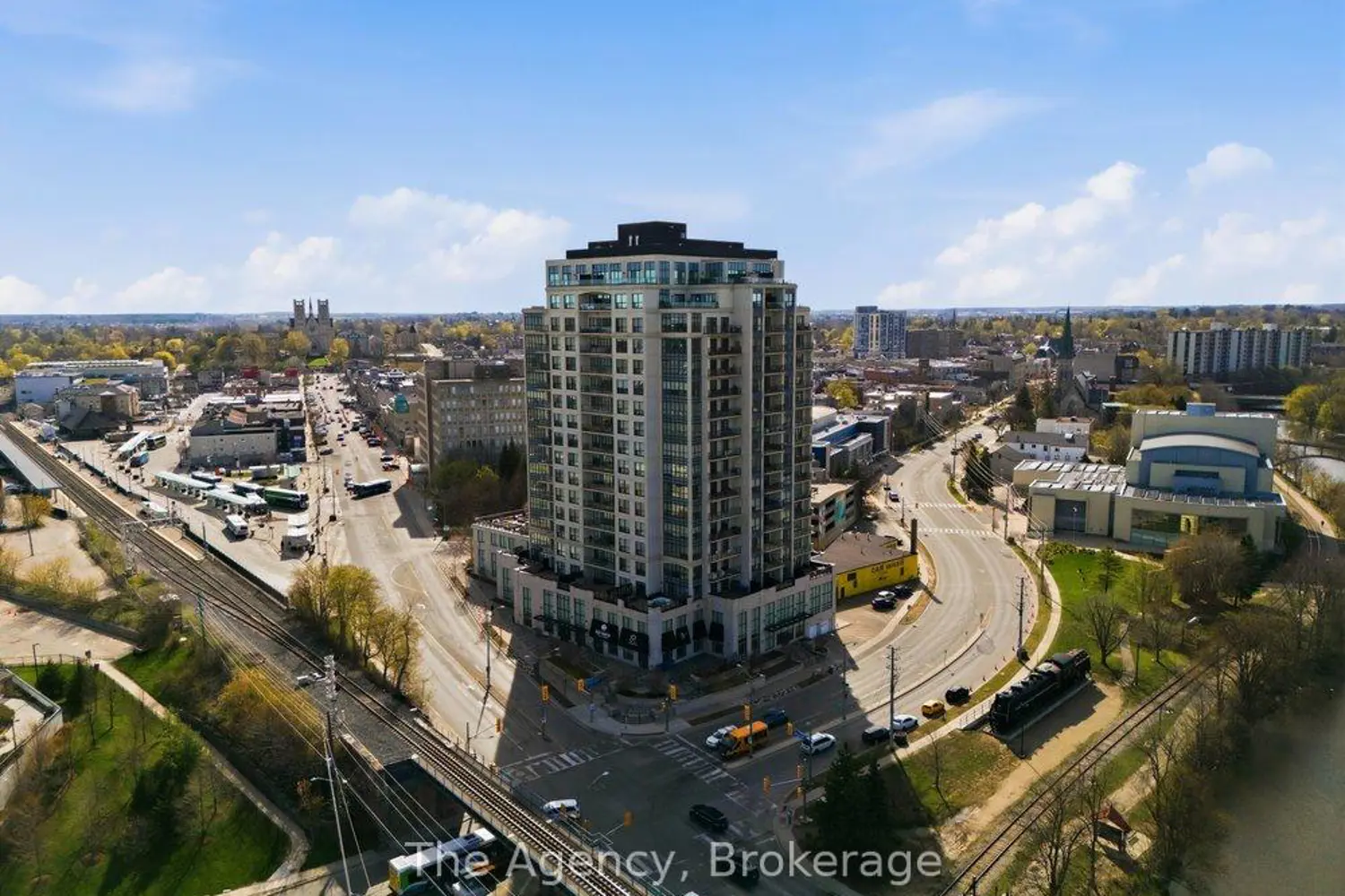 160 Macdonell Street 901 photo 2
