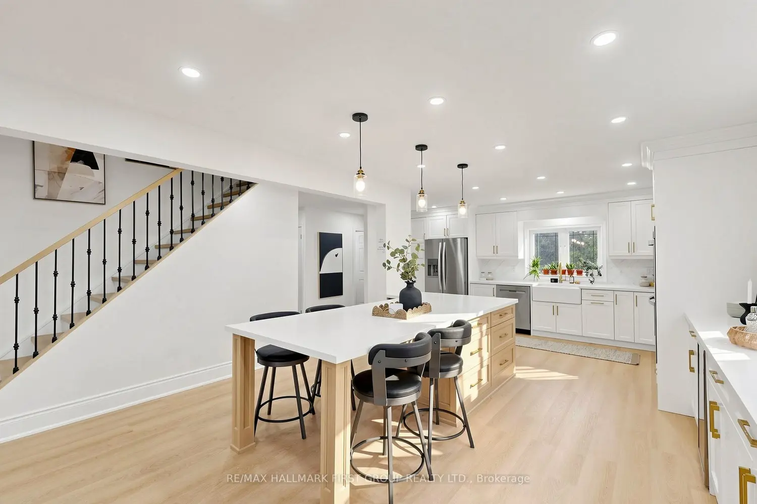 16 Mcfarlane Court photo 5