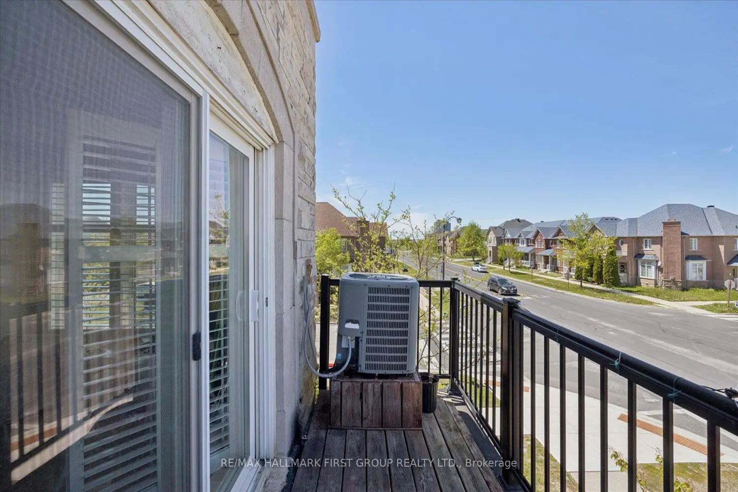 Additional image 9 of 2067 Bur Oak Avenue 3