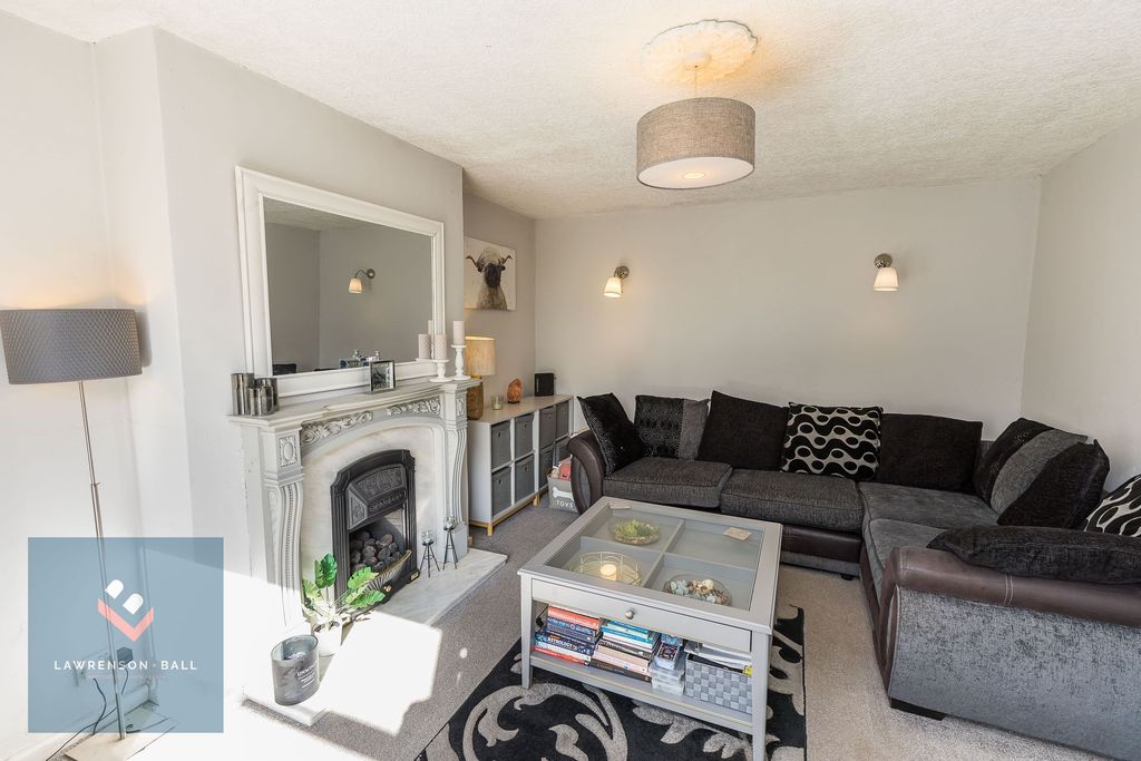 3 bed detached bungalow for saleThirlmere Close, Frodsham WA6 photo 2
