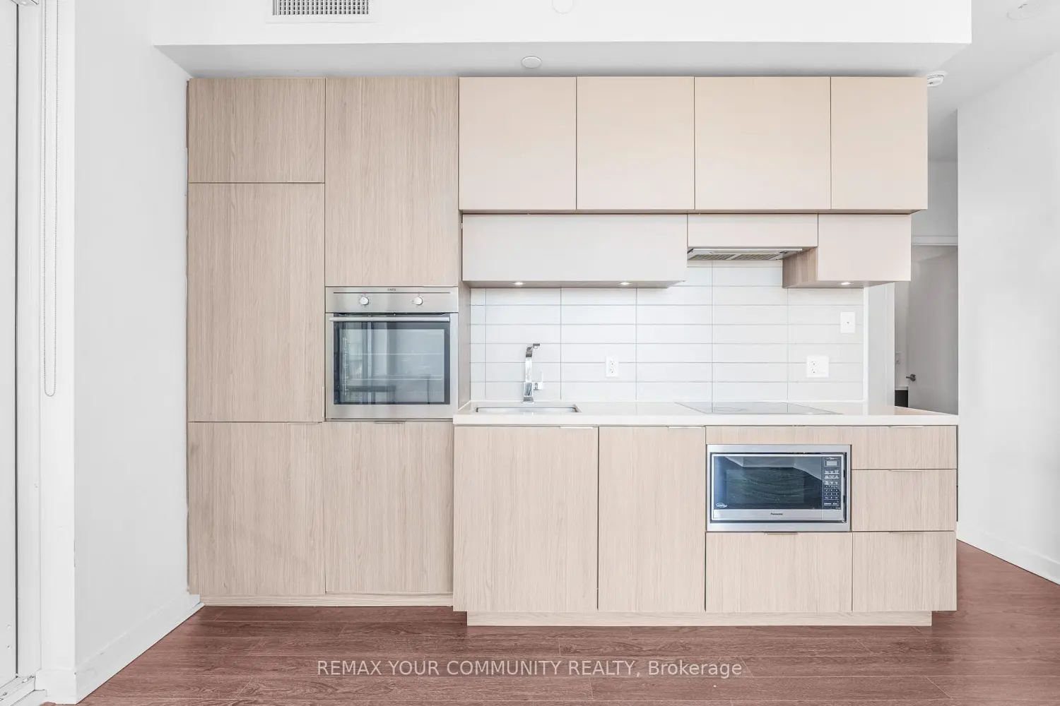 Additional image 5 of 8 Eglinton Avenue 1108