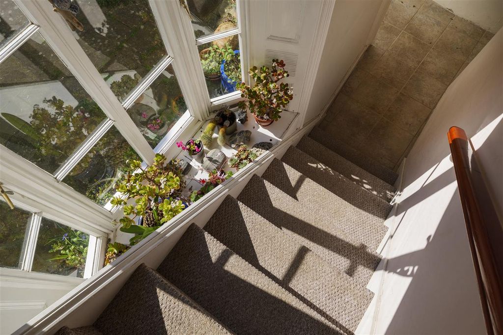 Additional image 5 of 5 bed terraced house for saleHugh House, Hugh Place, Faversham ME13