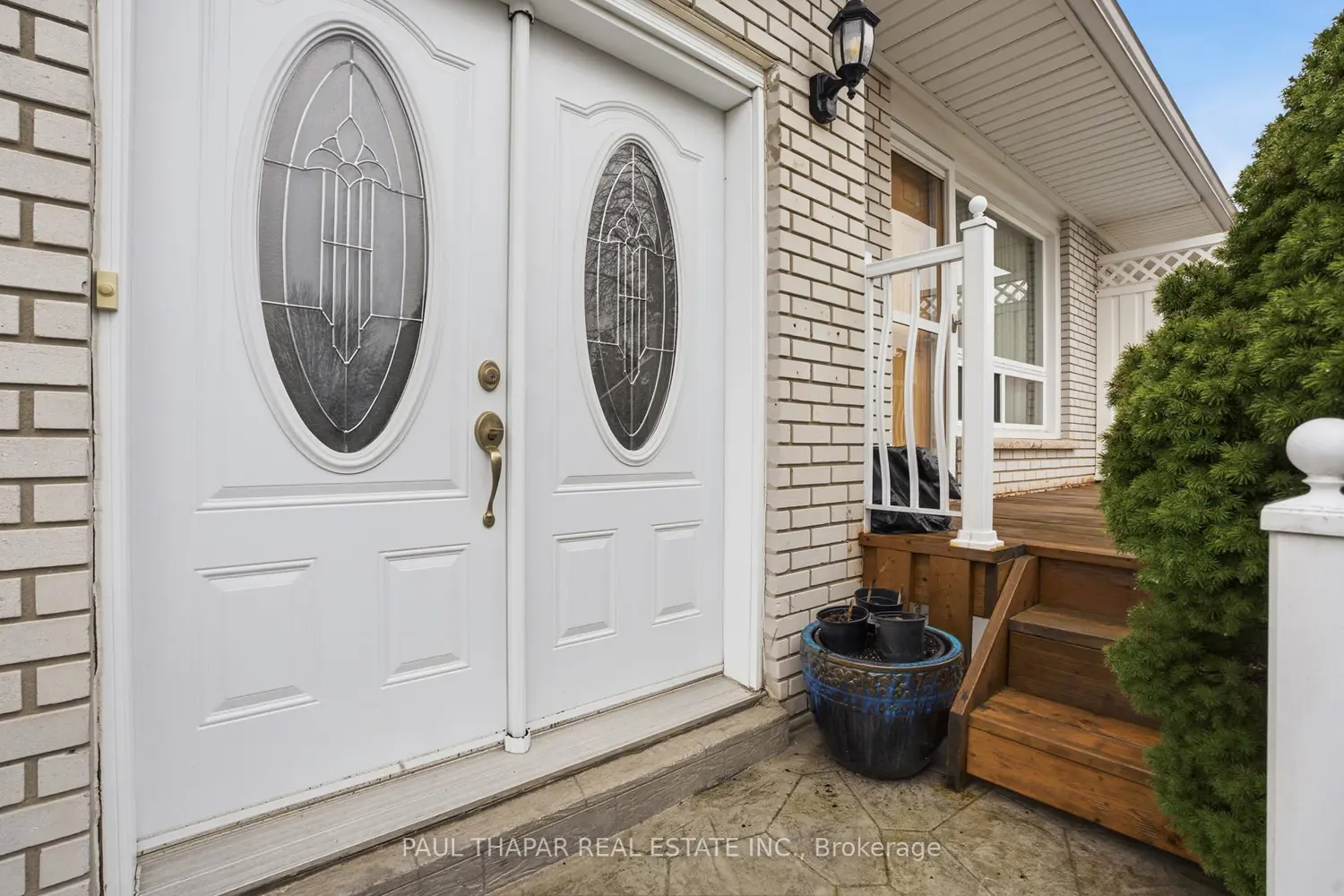 10 Castlebury Crescent