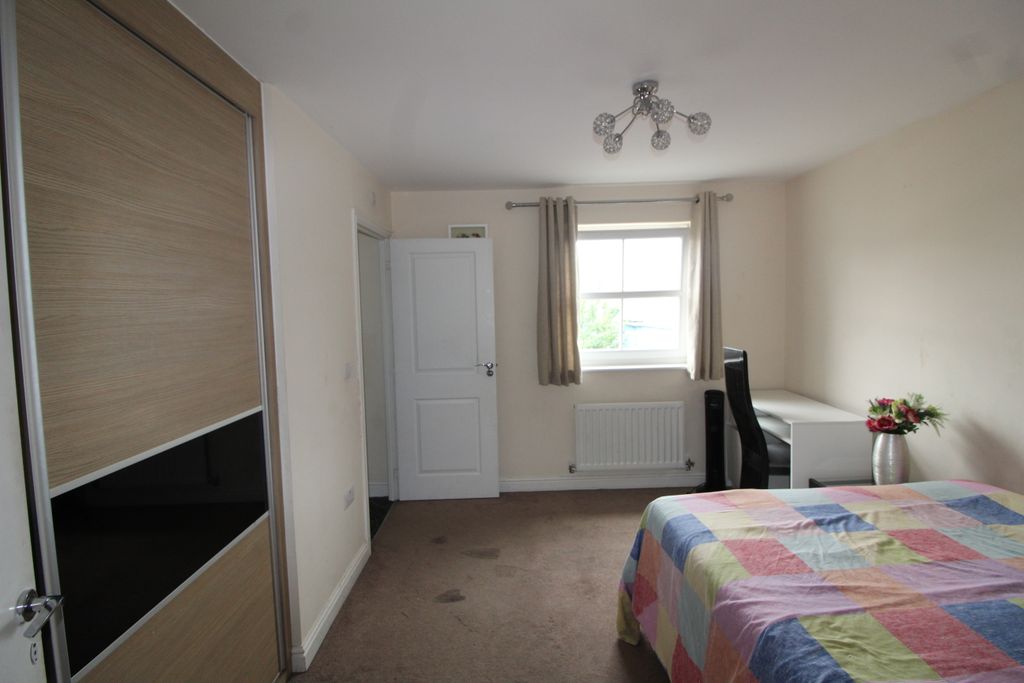 Additional image 18 of 4 bed town house for saleSlade Green Road, Erith DA8