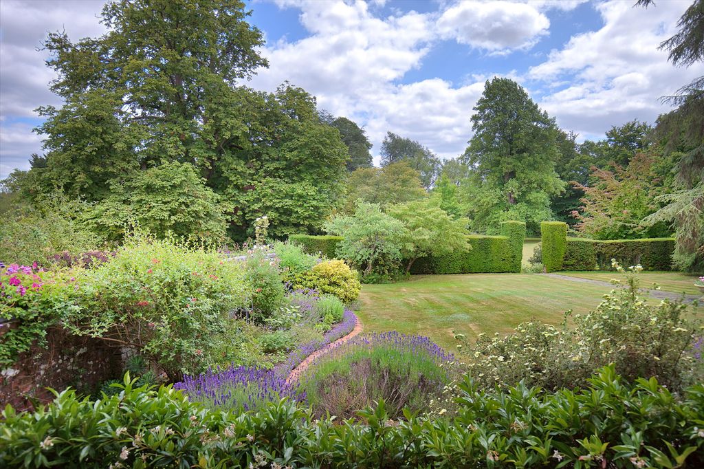 Additional image 13 of 7 bed detached house for saleRunwick, Farnham, Surrey GU10