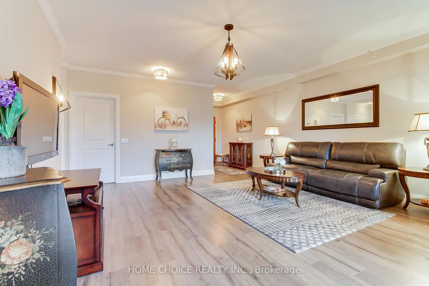 Additional image 3 of 720 Yonge Street 301