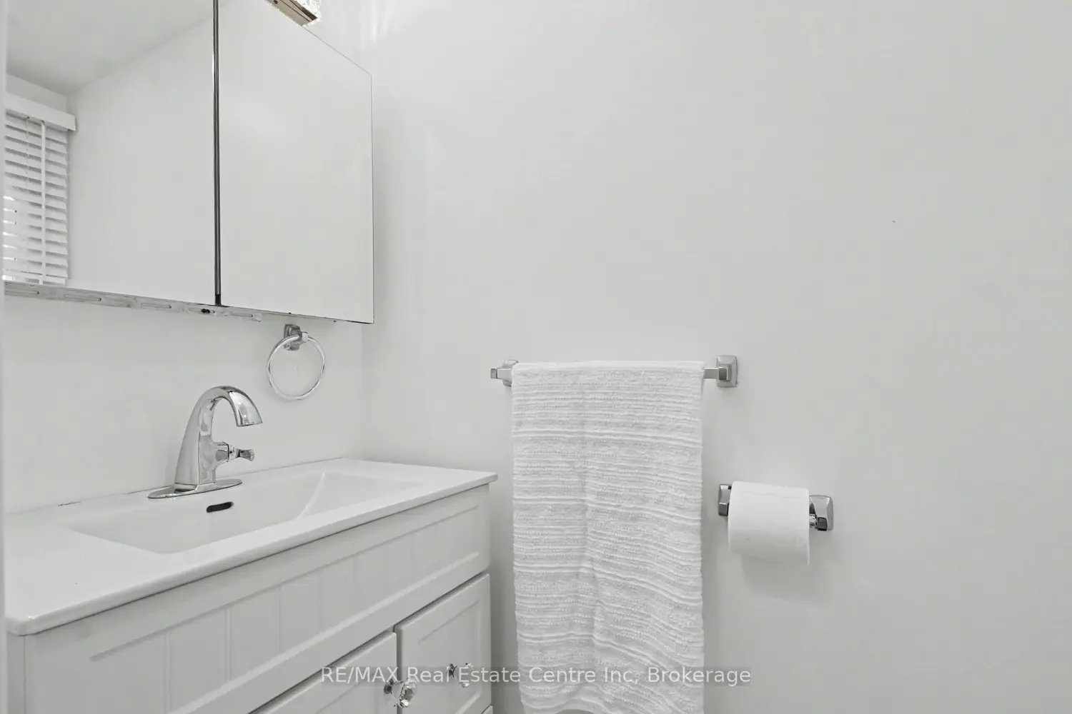 51 Camrose Court photo 5