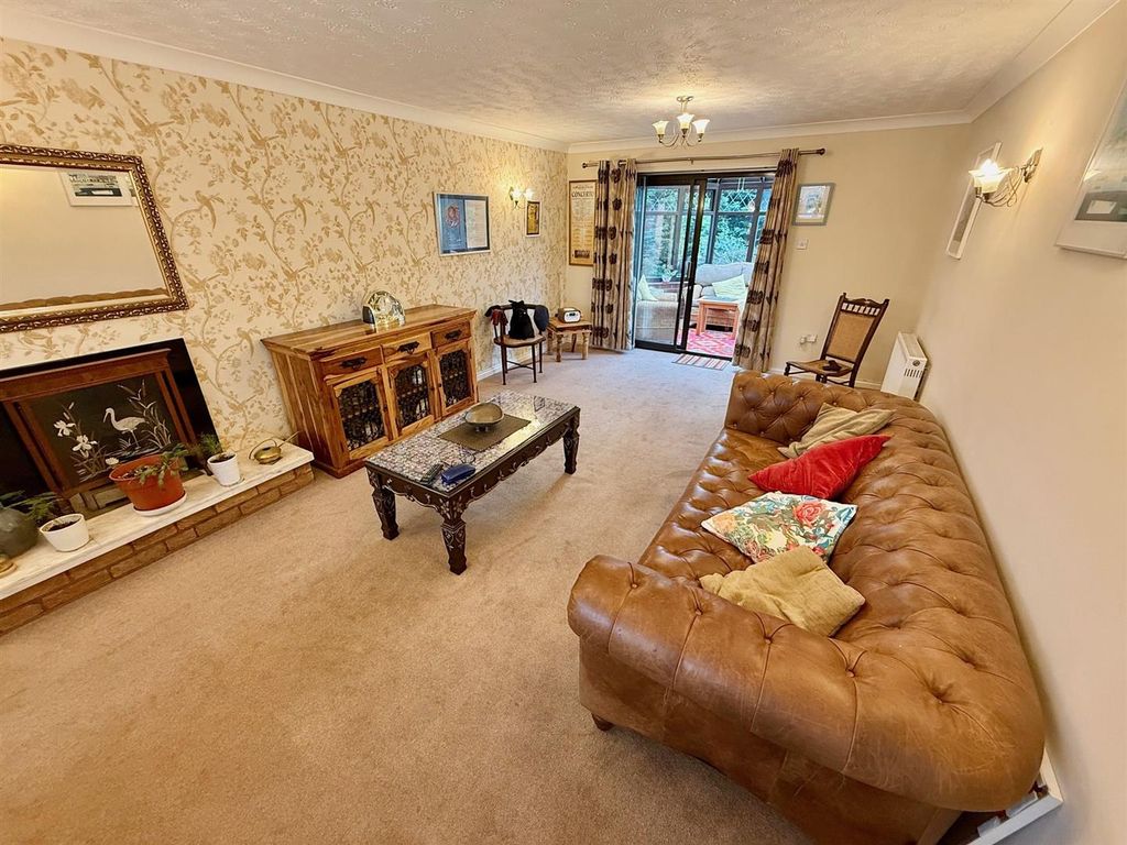 Additional image 2 of 4 bed detached house for saleRiver Walk, Great Yarmouth NR30