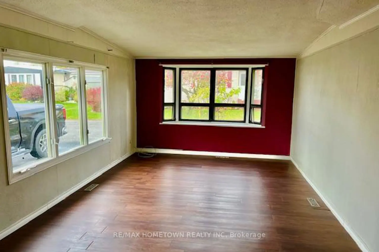 Additional image 4 of 1871 Oxford Avenue 3