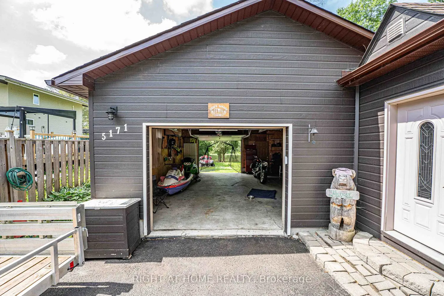 5171 Severn Pines Crescent photo 2