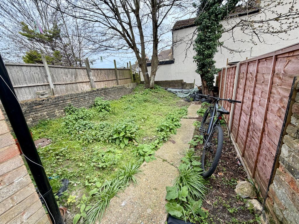 Additional image 14 of 7 bed terraced house for saleMarlborough Road, Gillingham ME7
