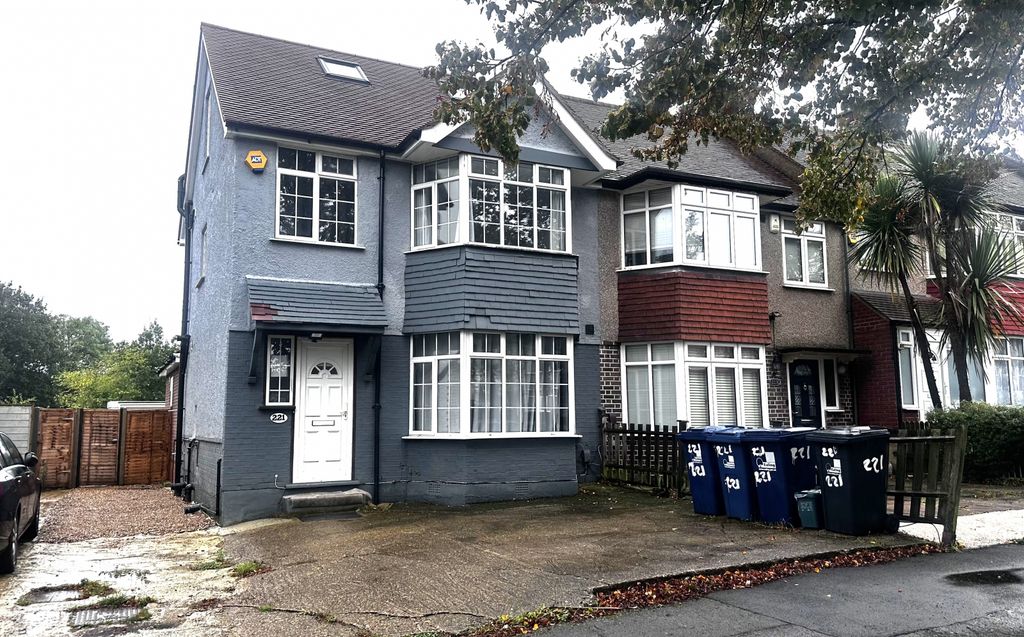 5 bed end terrace house for saleWhitton Avenue East, Greenford UB6