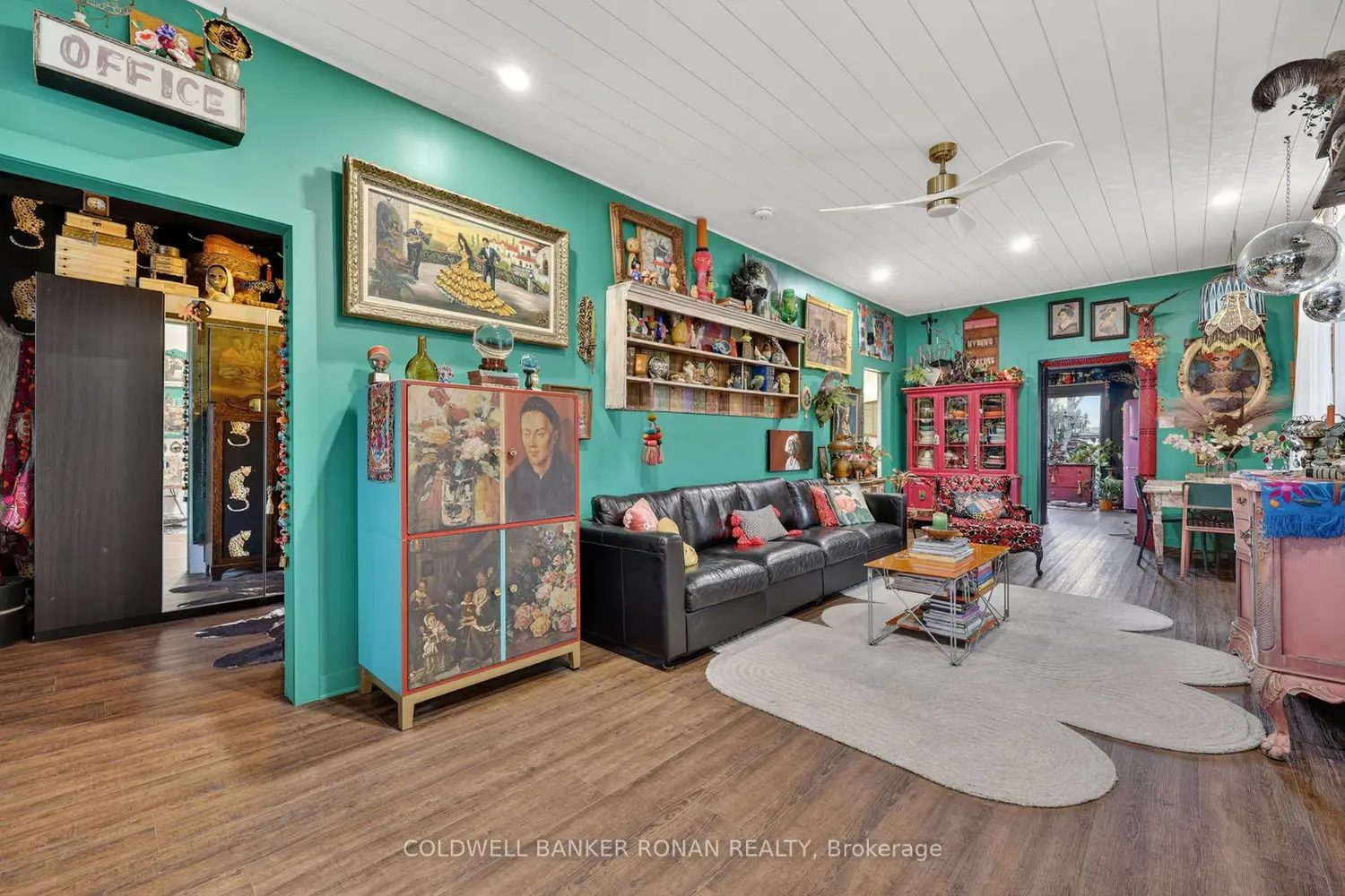 87 Wellington Street photo 5